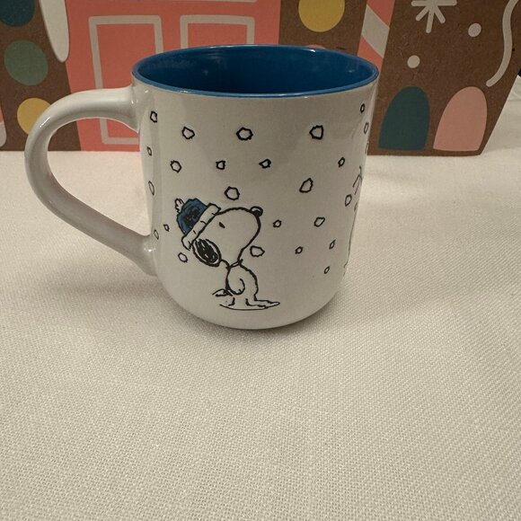 Peanuts SNOOPY Woodstock Snowman Winter Coffee MUG Hand Painted NWT - Picture 3 of 4